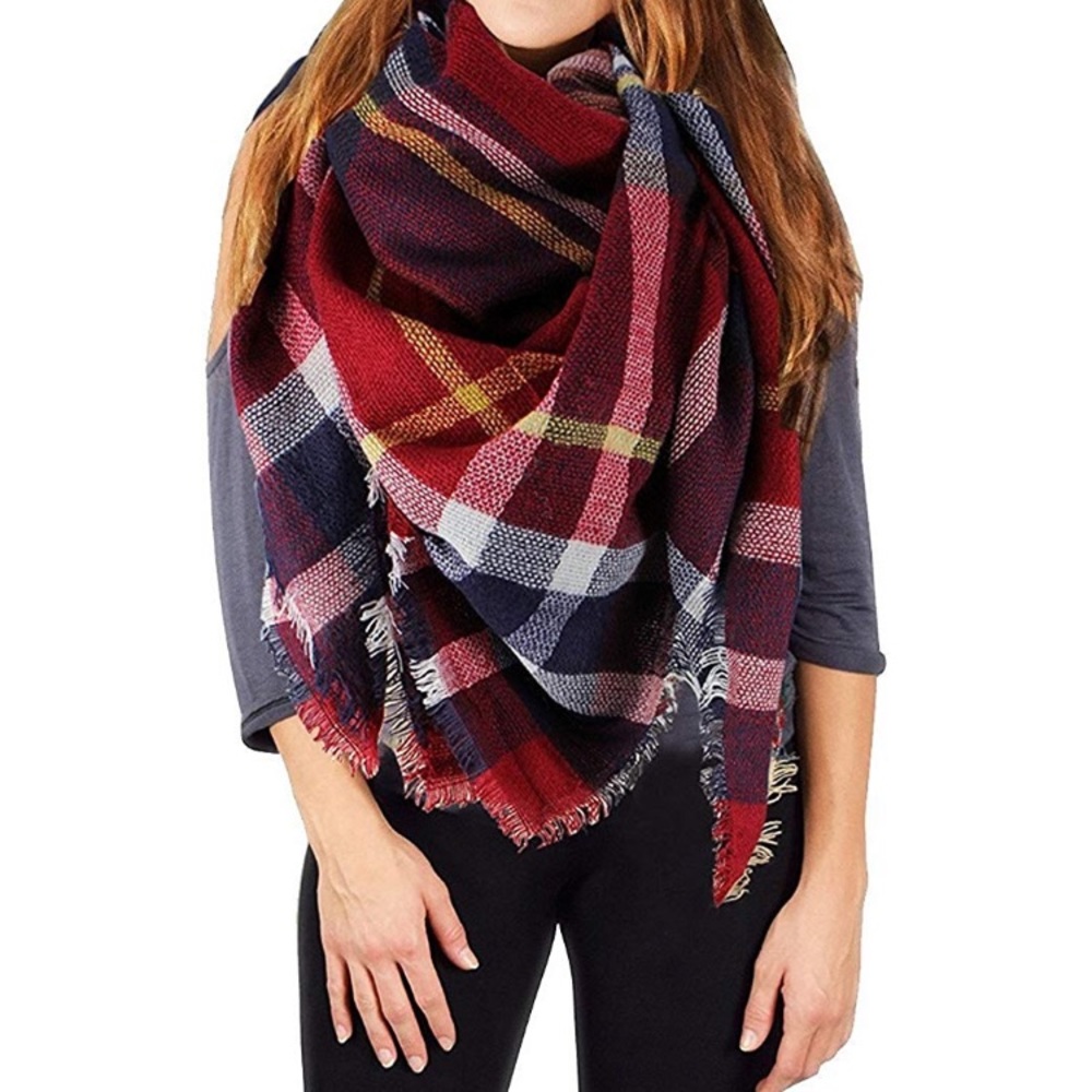 Cozy red PLAID Woman’s Blogger Blanket SCARF *NWT*
